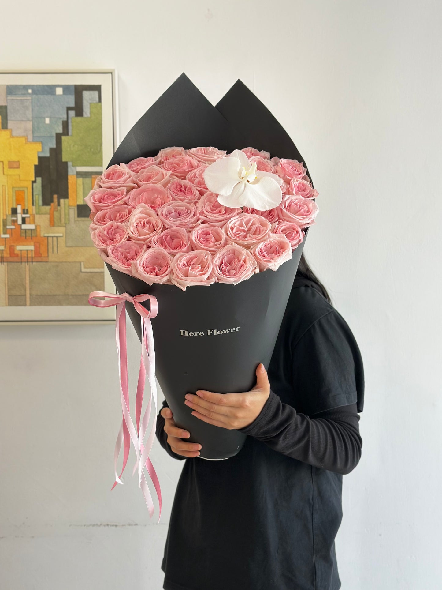 Elegant Black Wrap Rose Bouquet – Grand Size