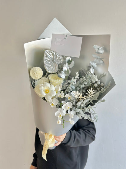 Winter Glow White Bouquet