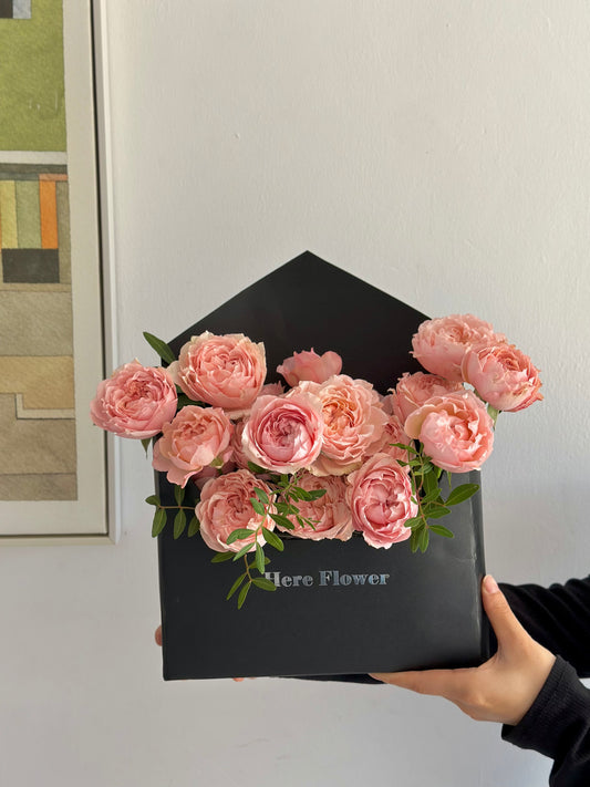 Modern Envelope Rose Flower Box – Blush Pink