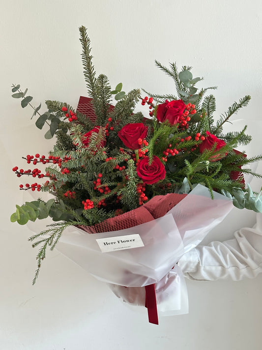 Classic Festive Bouquet (M)